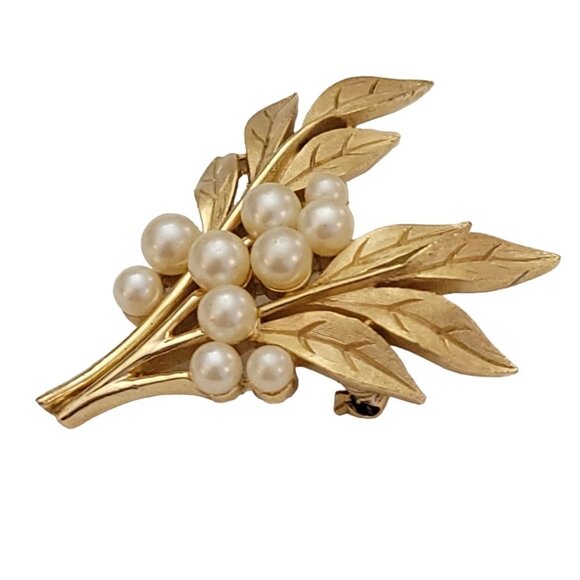 Trifari Crown Over T Gold Tone Faux Pearl Leaf Spray Brooch, Signed K123 - Picture 3 of 9